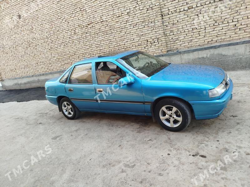 Opel Vectra 1989 - 25 000 TMT - Sakar - img 3