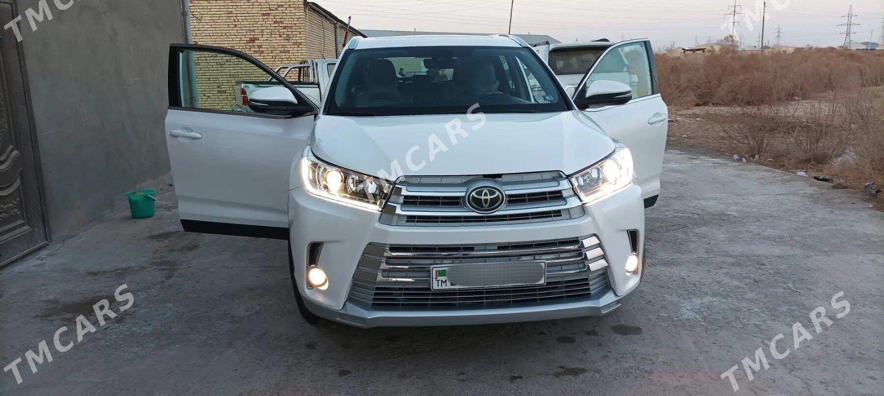 Toyota Highlander 2019 - 420 000 TMT - Мары - img 2