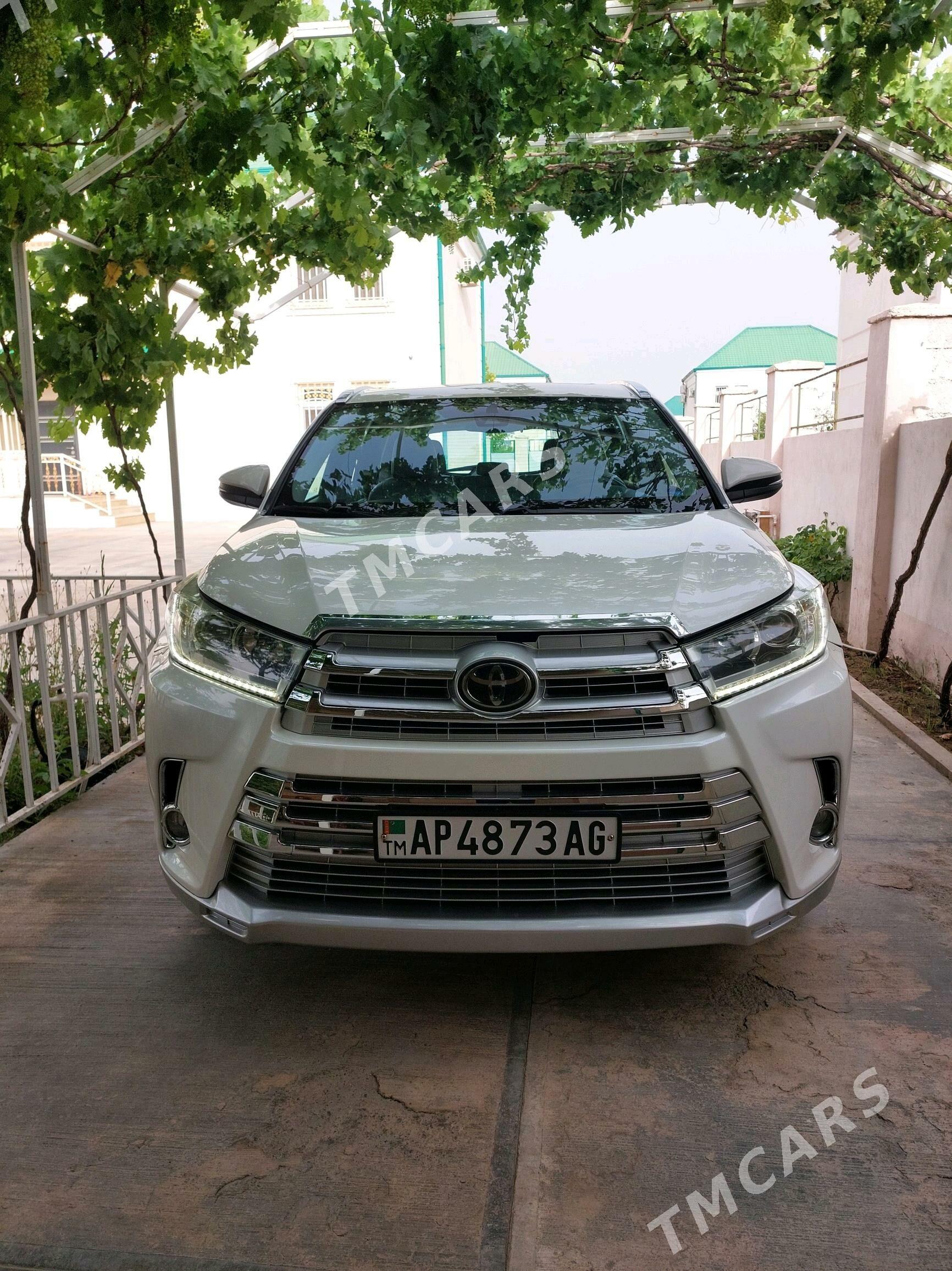 Toyota Highlander 2018 - 430 000 TMT - Чоганлы - img 1