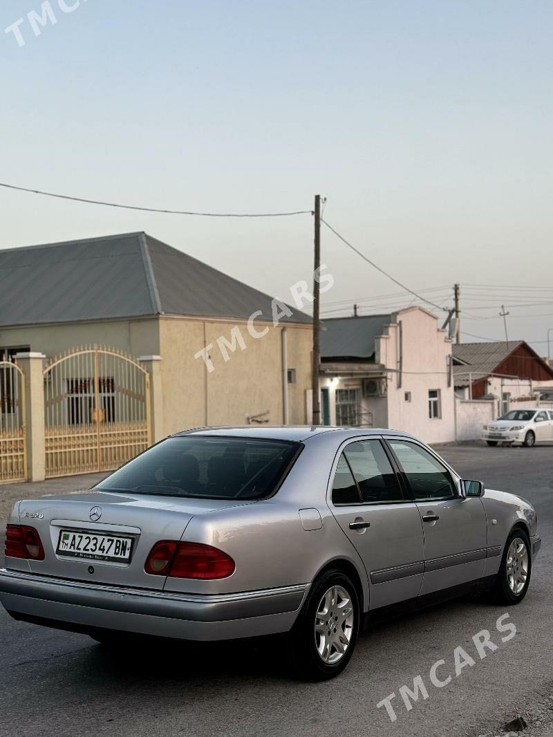 Mercedes-Benz E320 1999 - 130 000 TMT - Balkanabat - img 6