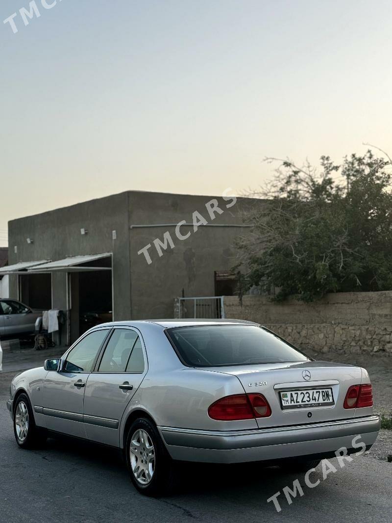 Mercedes-Benz E320 1999 - 130 000 TMT - Balkanabat - img 4