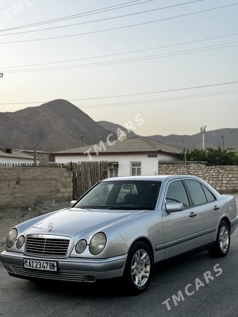 Mercedes-Benz E320 1999 - 130 000 TMT - Balkanabat - img 2