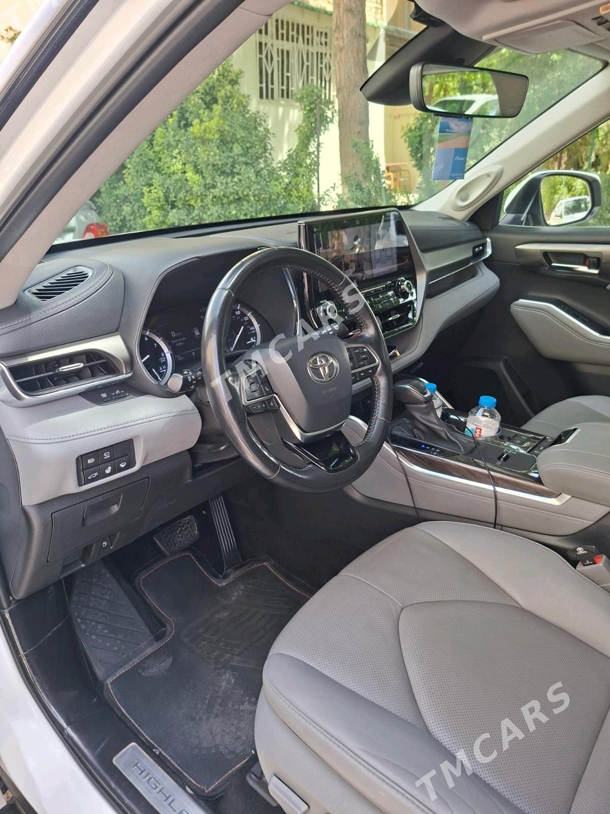 Toyota Highlander 2022 - 672 750 TMT - Aşgabat - img 3