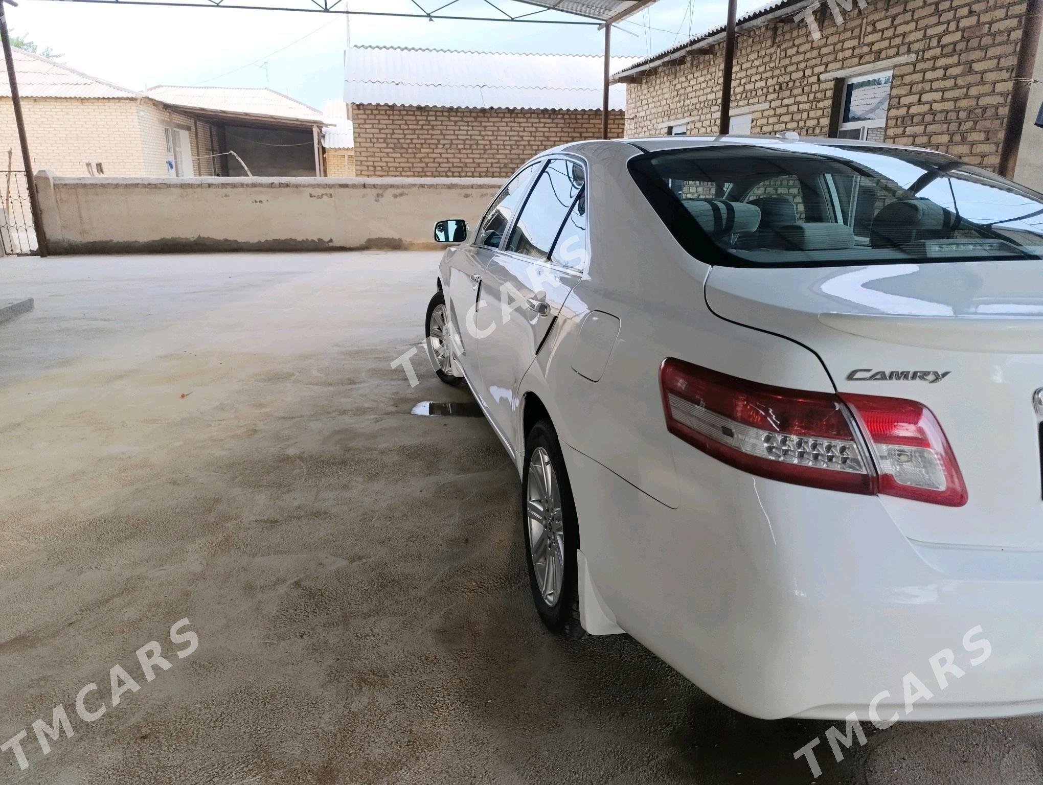 Toyota Camry 2010 - 165 000 TMT - Бабадайхан - img 1