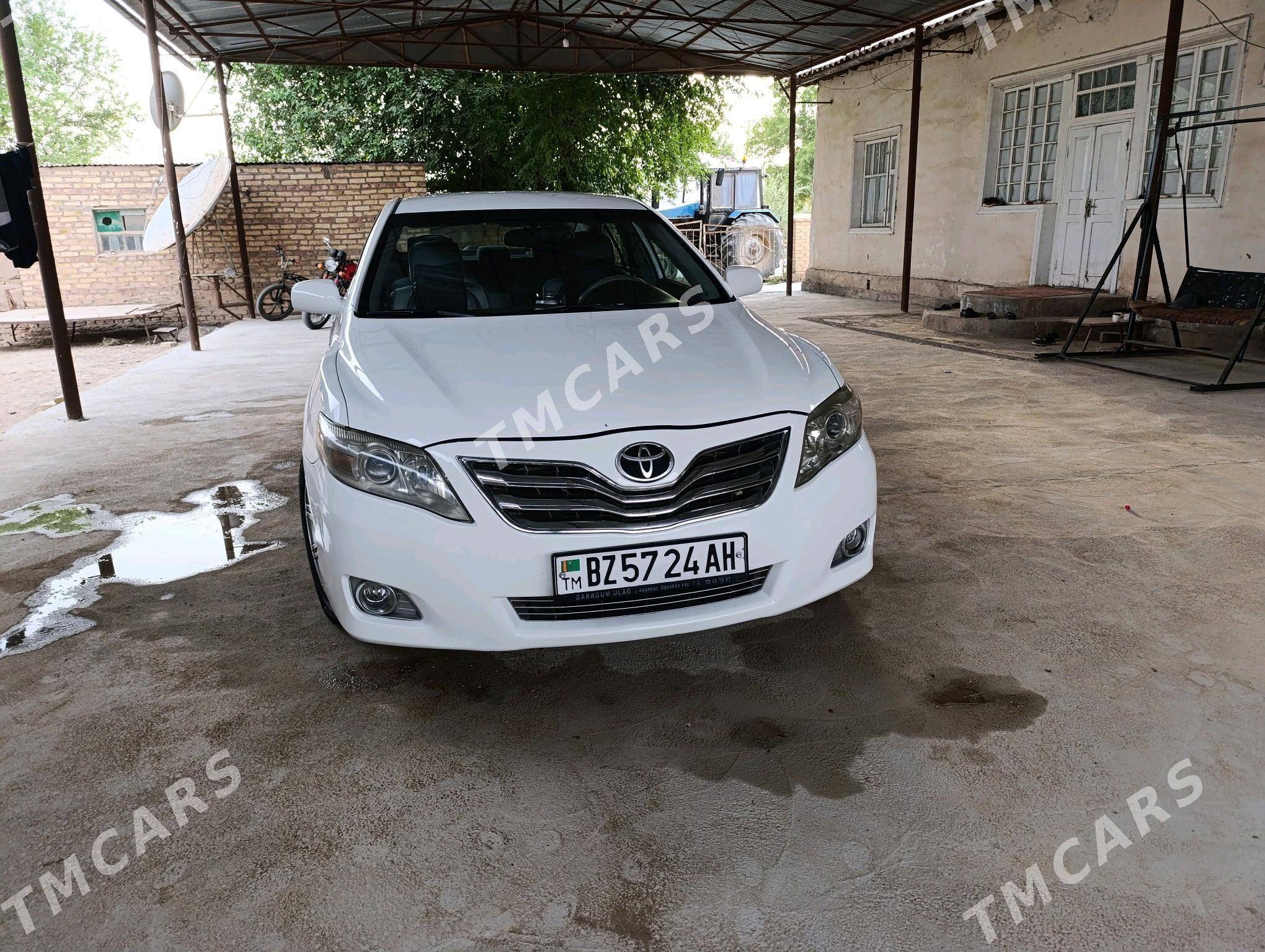 Toyota Camry 2010 - 165 000 TMT - Бабадайхан - img 4
