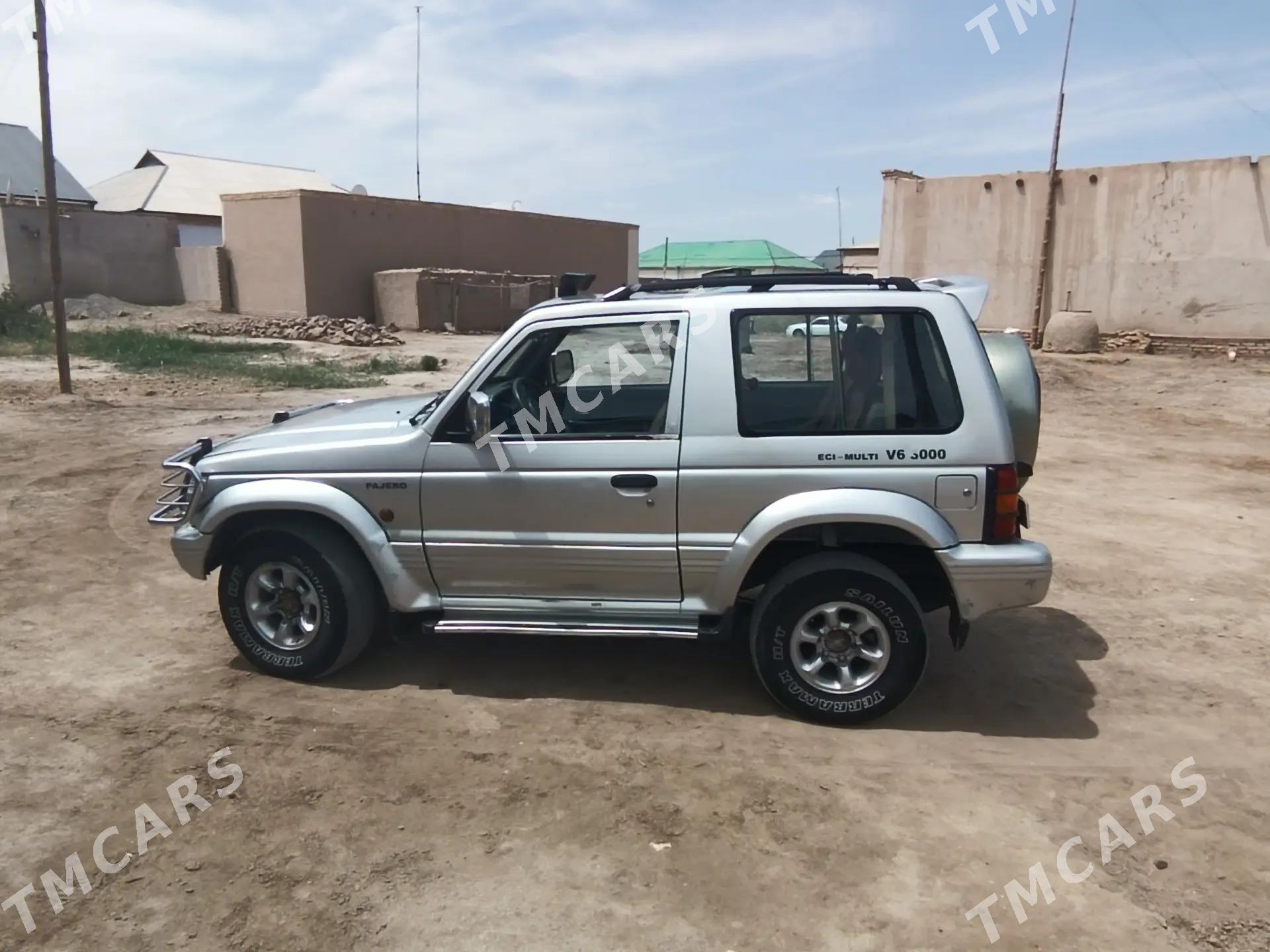 Mitsubishi Pajero 1995 - 60 000 TMT - Гурбансолтан Едже - img 5