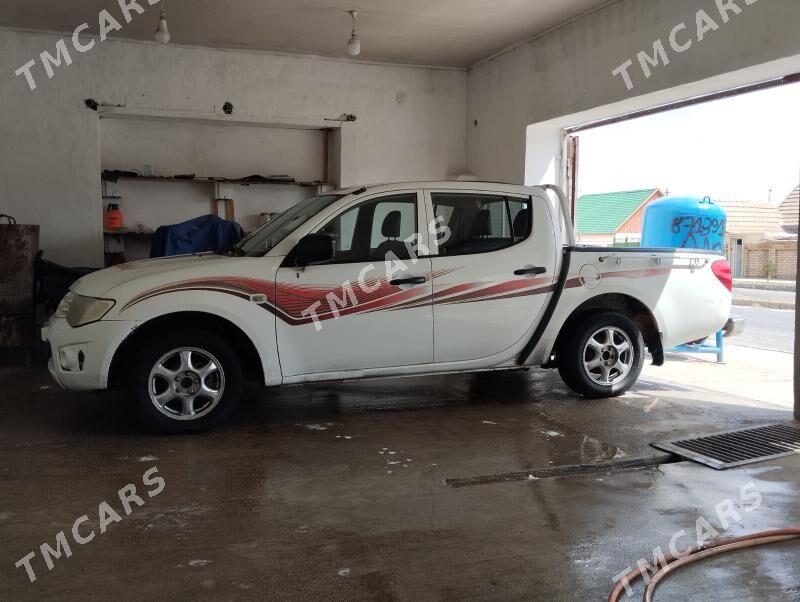 Mitsubishi L200 2010 - 110 000 TMT - Balkanabat - img 2