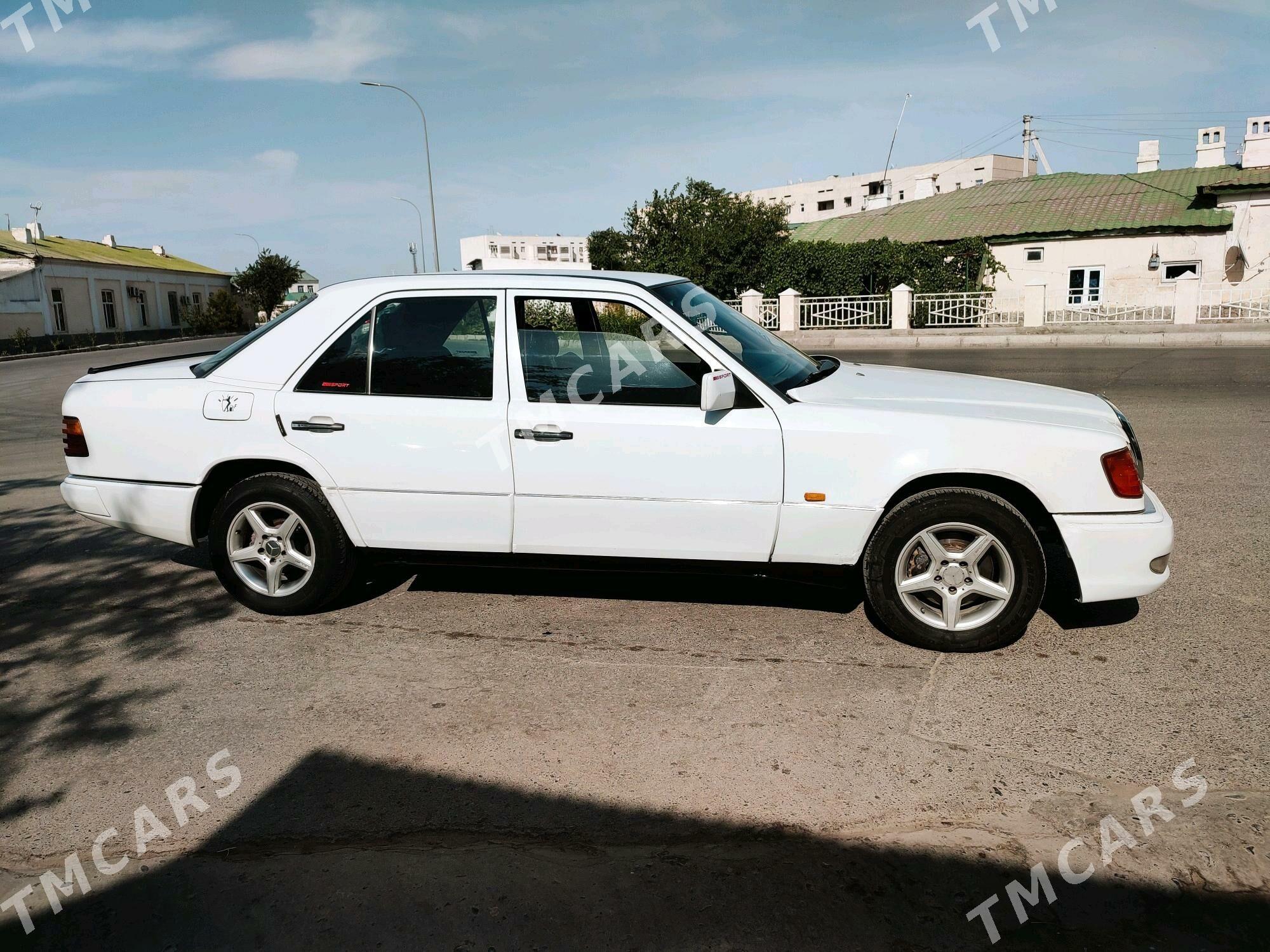 Mercedes-Benz 300CE 1990 - 22 000 TMT - Türkmenabat - img 3