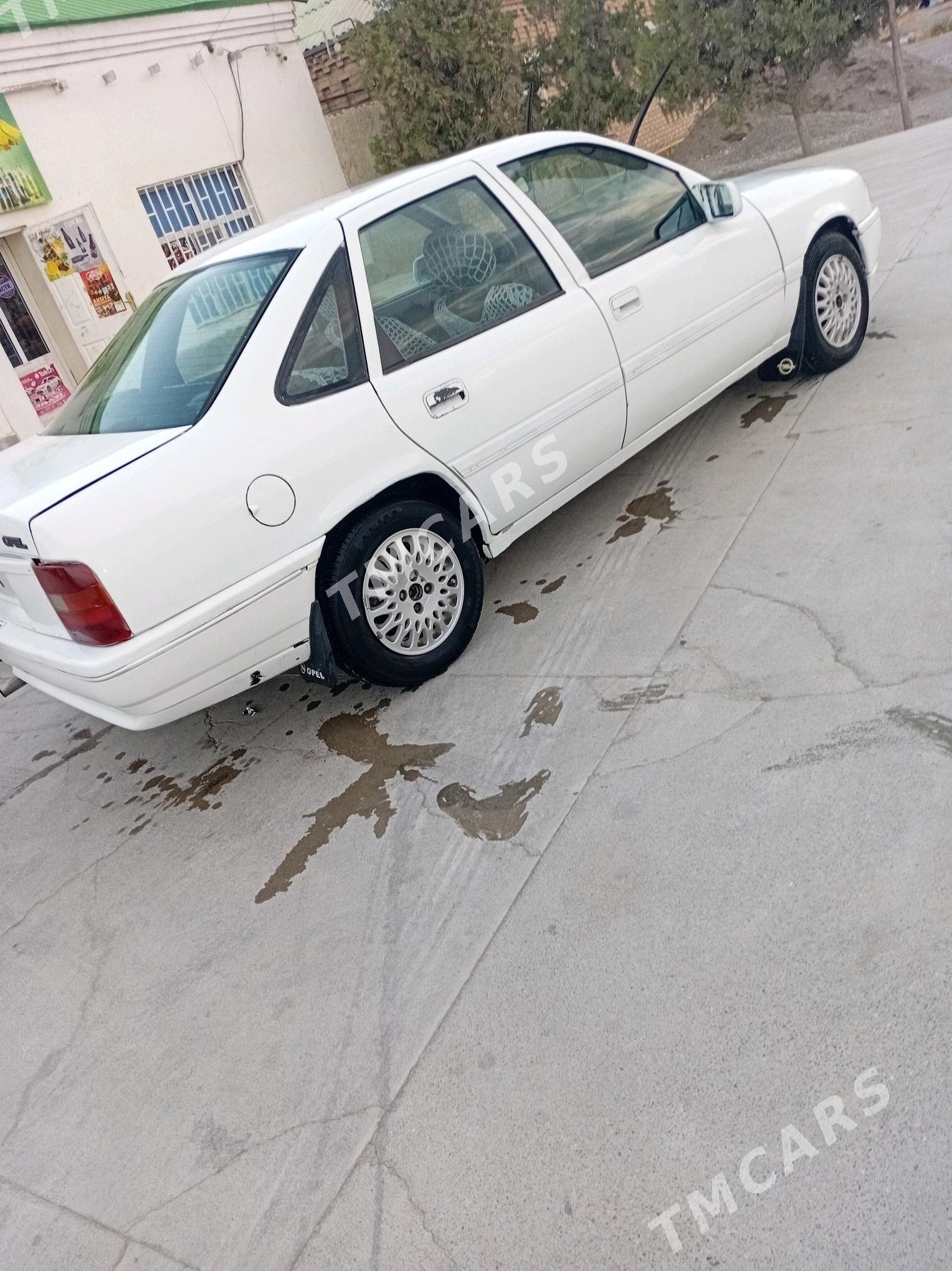 Opel Vectra 1990 - 33 000 TMT - Bäherden - img 2