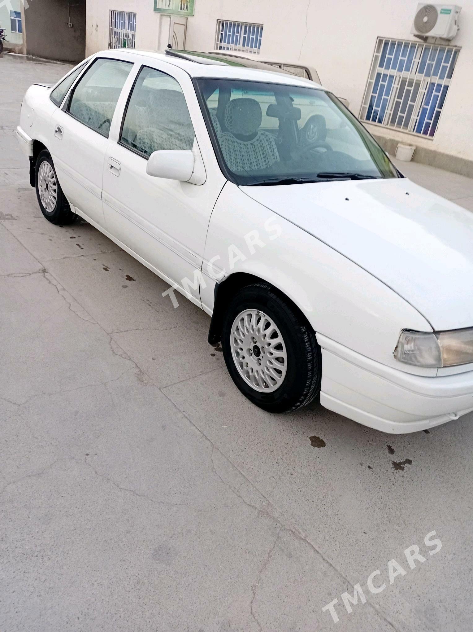 Opel Vectra 1990 - 33 000 TMT - Bäherden - img 3