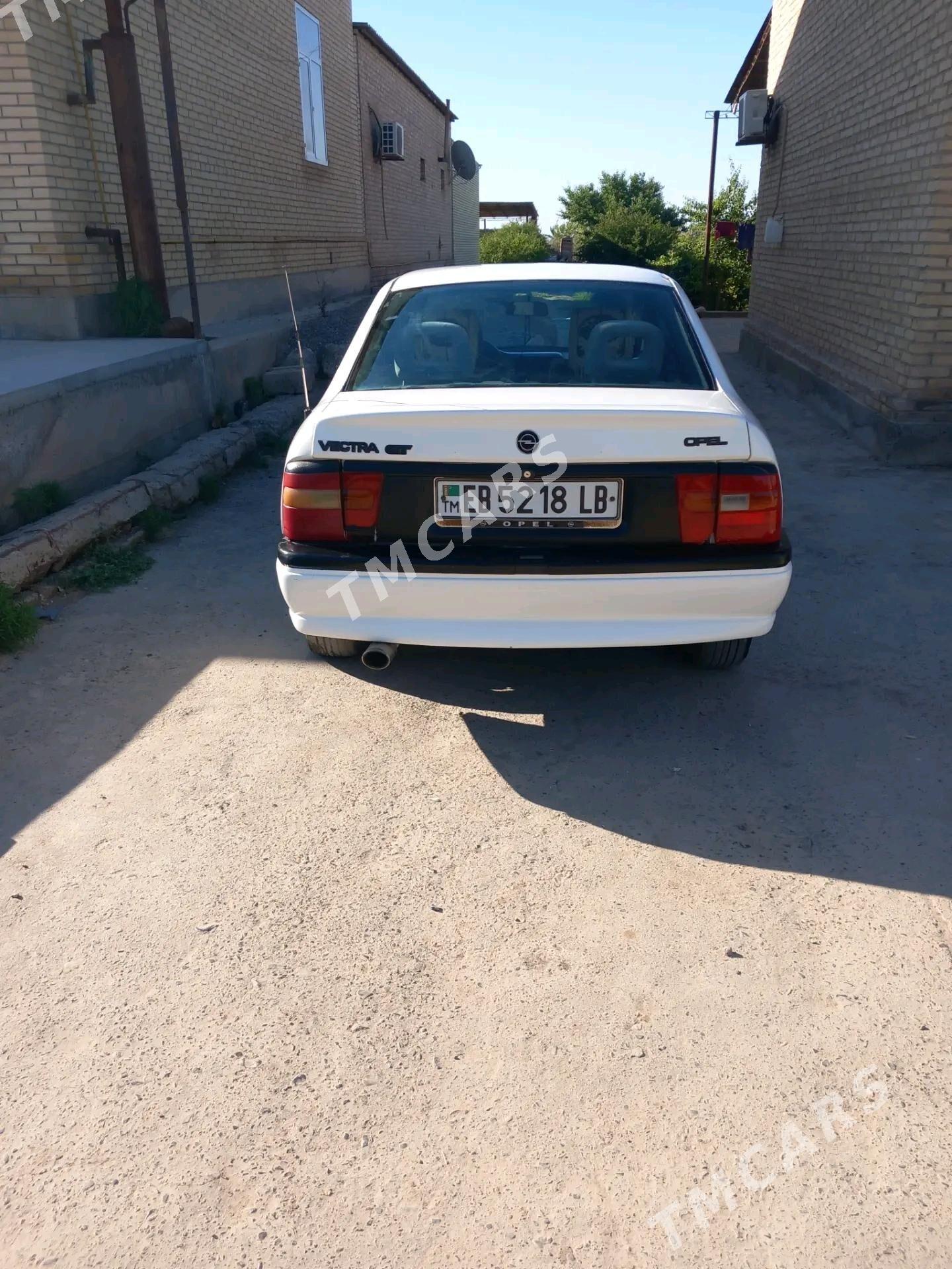 Opel Vectra 1993 - 28 000 TMT - Sakar - img 4