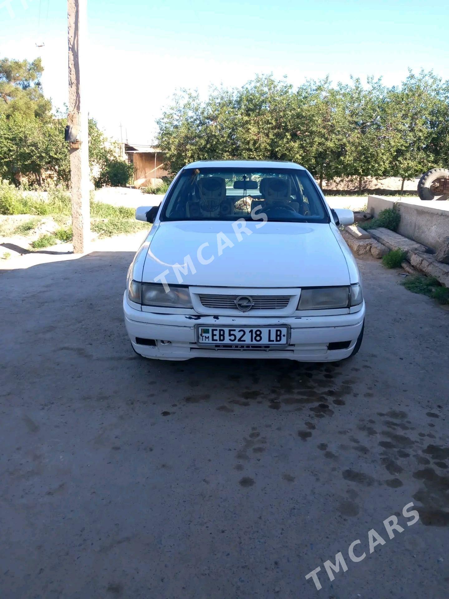 Opel Vectra 1993 - 28 000 TMT - Sakar - img 6