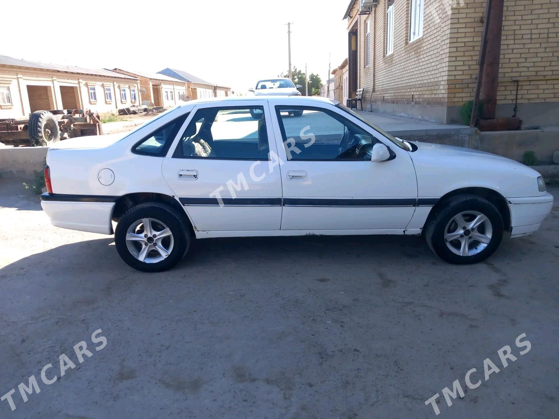 Opel Vectra 1993 - 28 000 TMT - Sakar - img 5