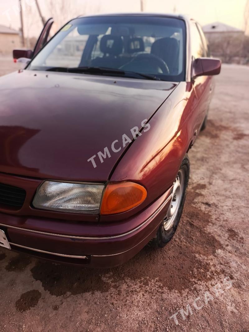 Opel Astra 1993 - 28 000 TMT - Gubadag - img 3