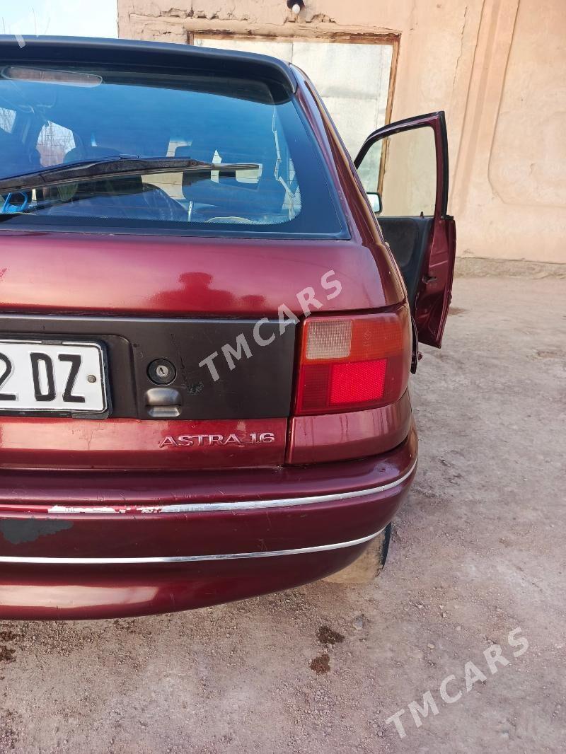 Opel Astra 1993 - 28 000 TMT - Gubadag - img 2