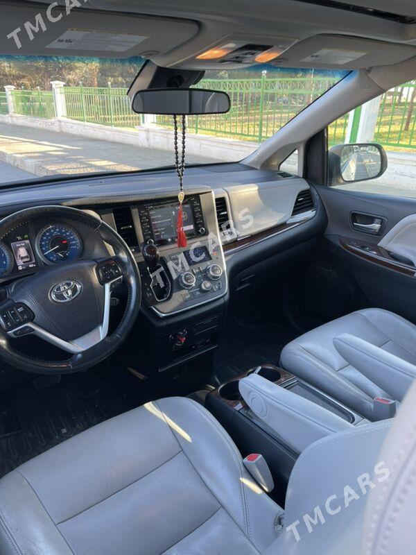 Toyota Sienna 2018 - 415 000 TMT - Aşgabat - img 3