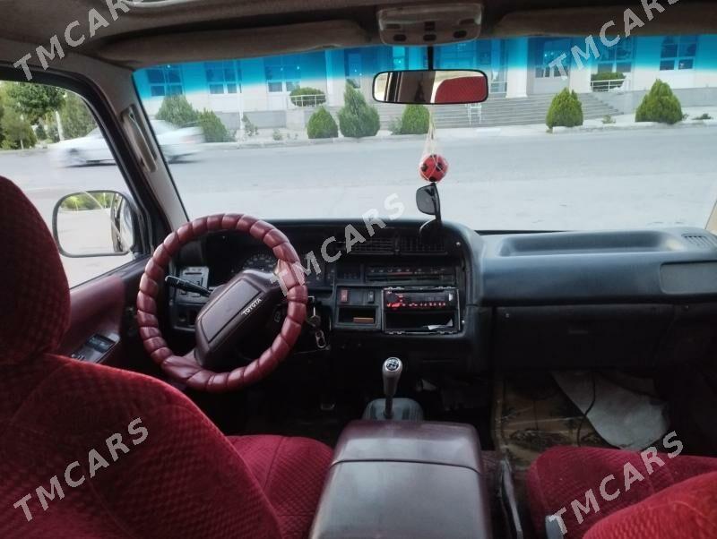 Toyota Hiace 1992 - 70 000 TMT - Туркменабат - img 4