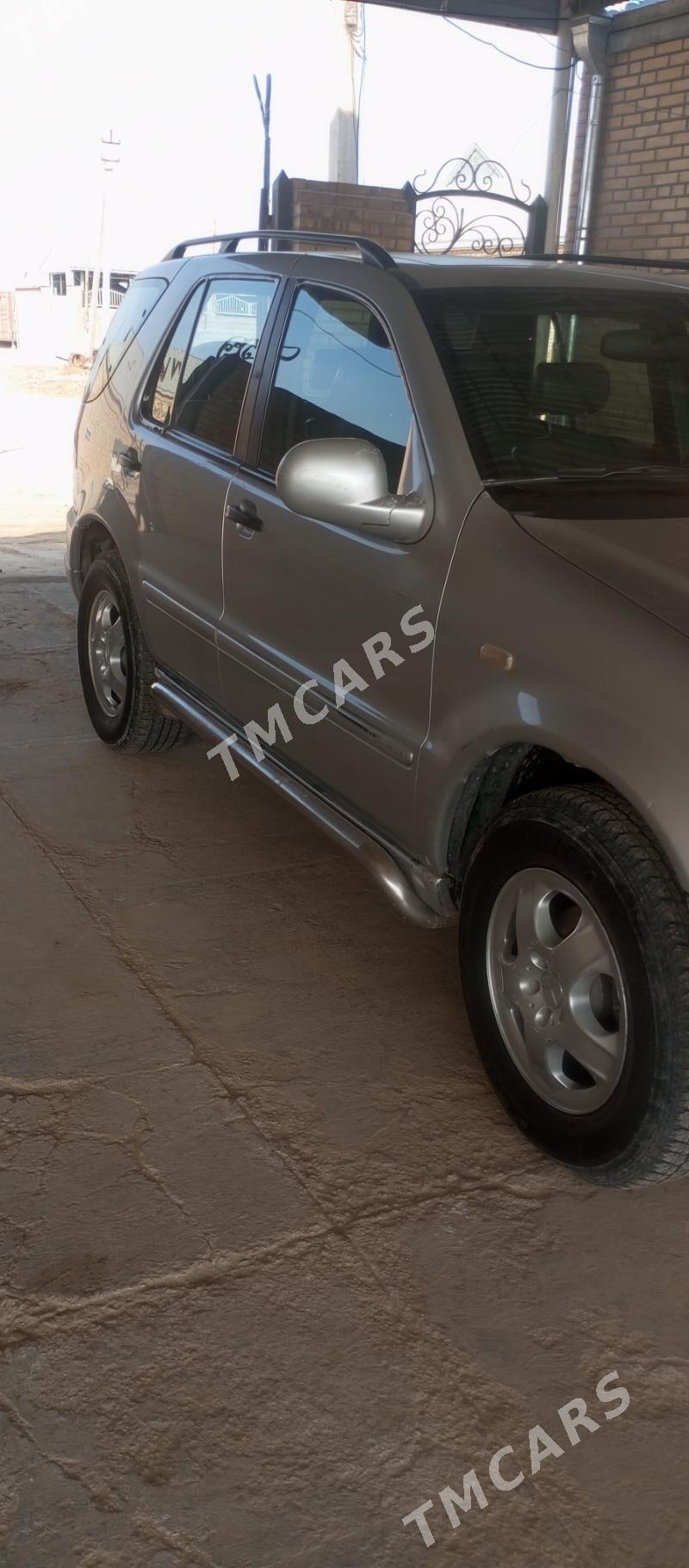 Mercedes-Benz ML350 1998 - 100 000 TMT - Mary - img 2