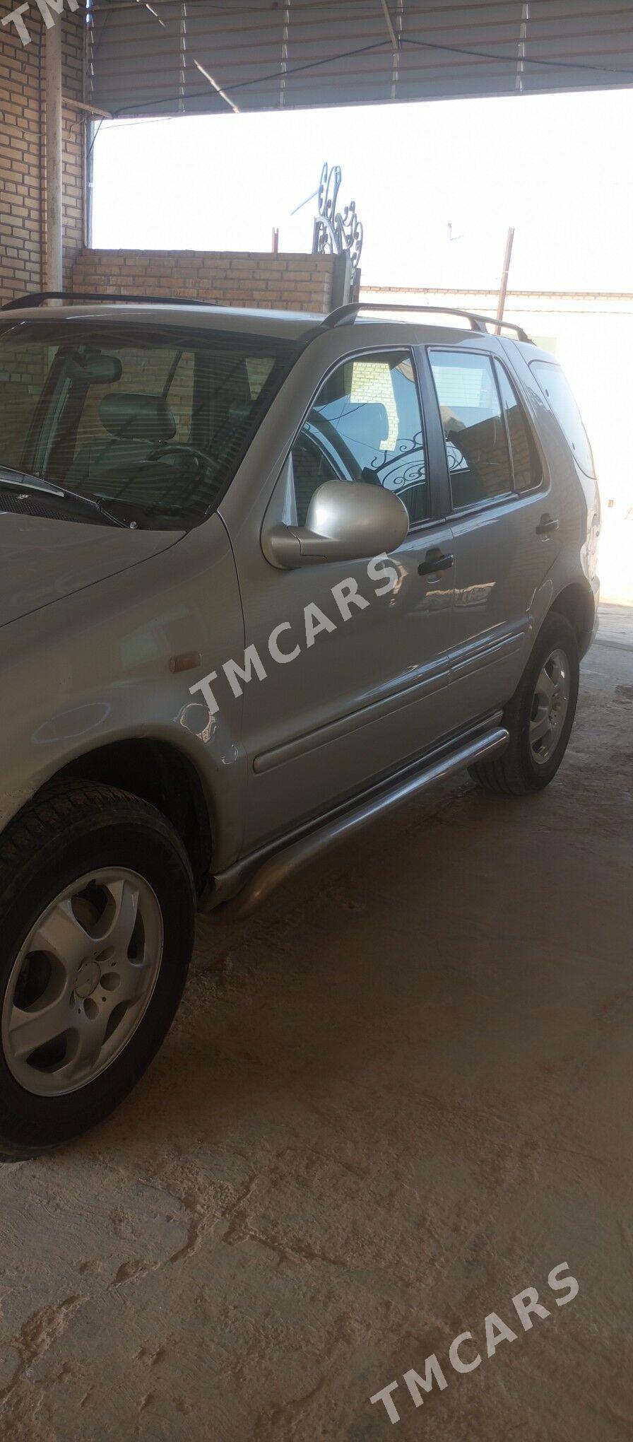 Mercedes-Benz ML350 1998 - 100 000 TMT - Mary - img 3