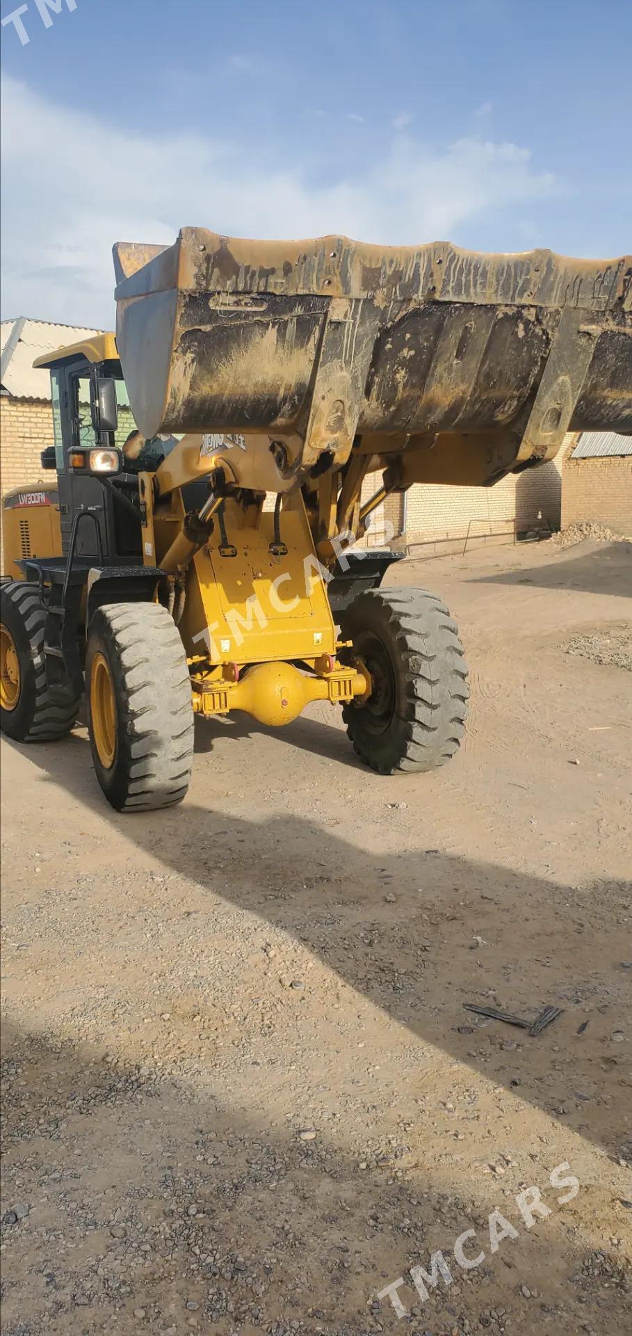 XCMG LW300F 2013 - 420 000 TMT - Мары - img 3