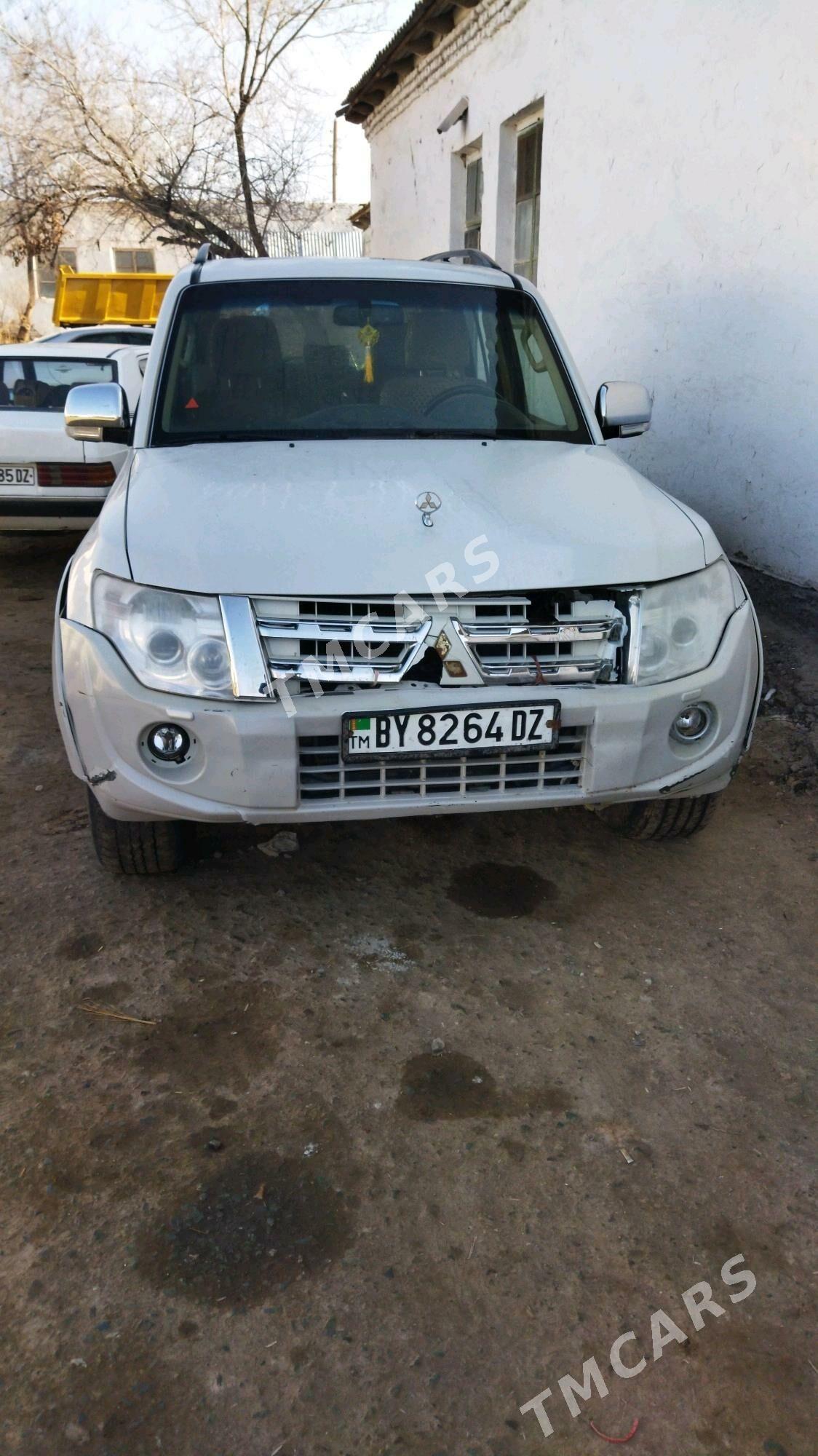 Mitsubishi Pajero 2013 - 200 000 TMT - етр. Туркменбаши - img 3