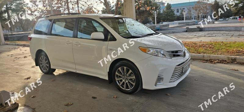 Toyota Sienna 2018 - 380 000 TMT - Мары - img 2