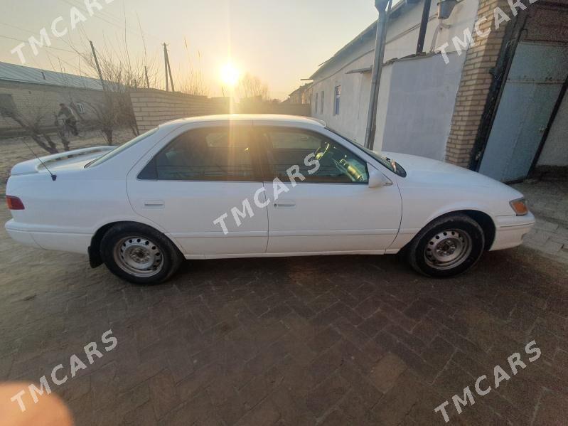 Toyota Camry 1998 - 118 000 TMT - Halaç - img 5