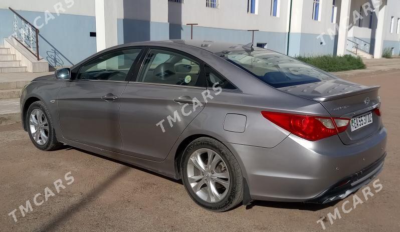 Hyundai Sonata 2010 - 130 000 TMT - Дашогуз - img 4