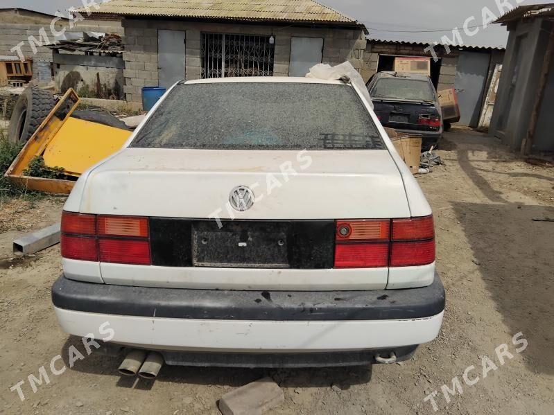 Volkswagen Jetta 1993 - 15 000 TMT - Бахарден - img 2