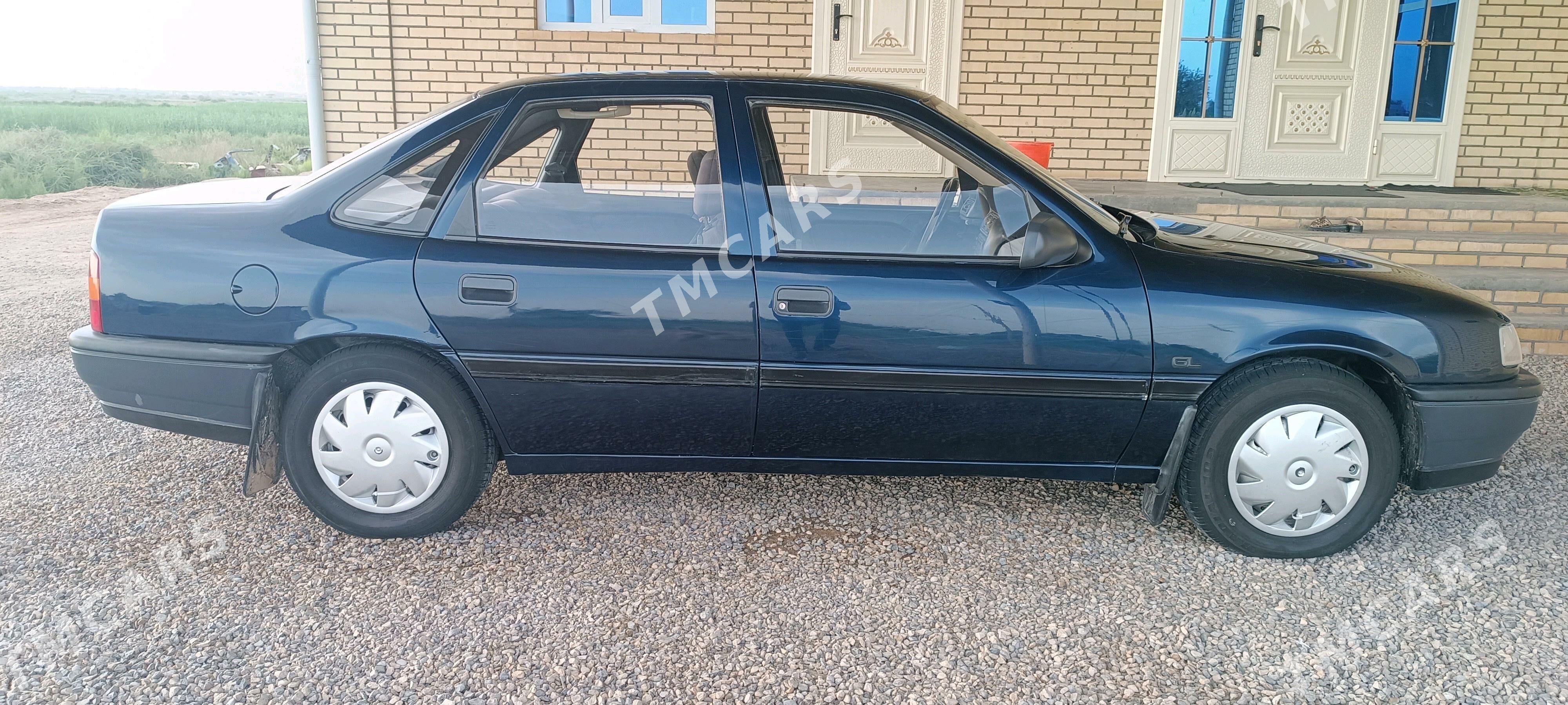 Opel Vectra 1990 - 43 000 TMT - Мургап - img 3