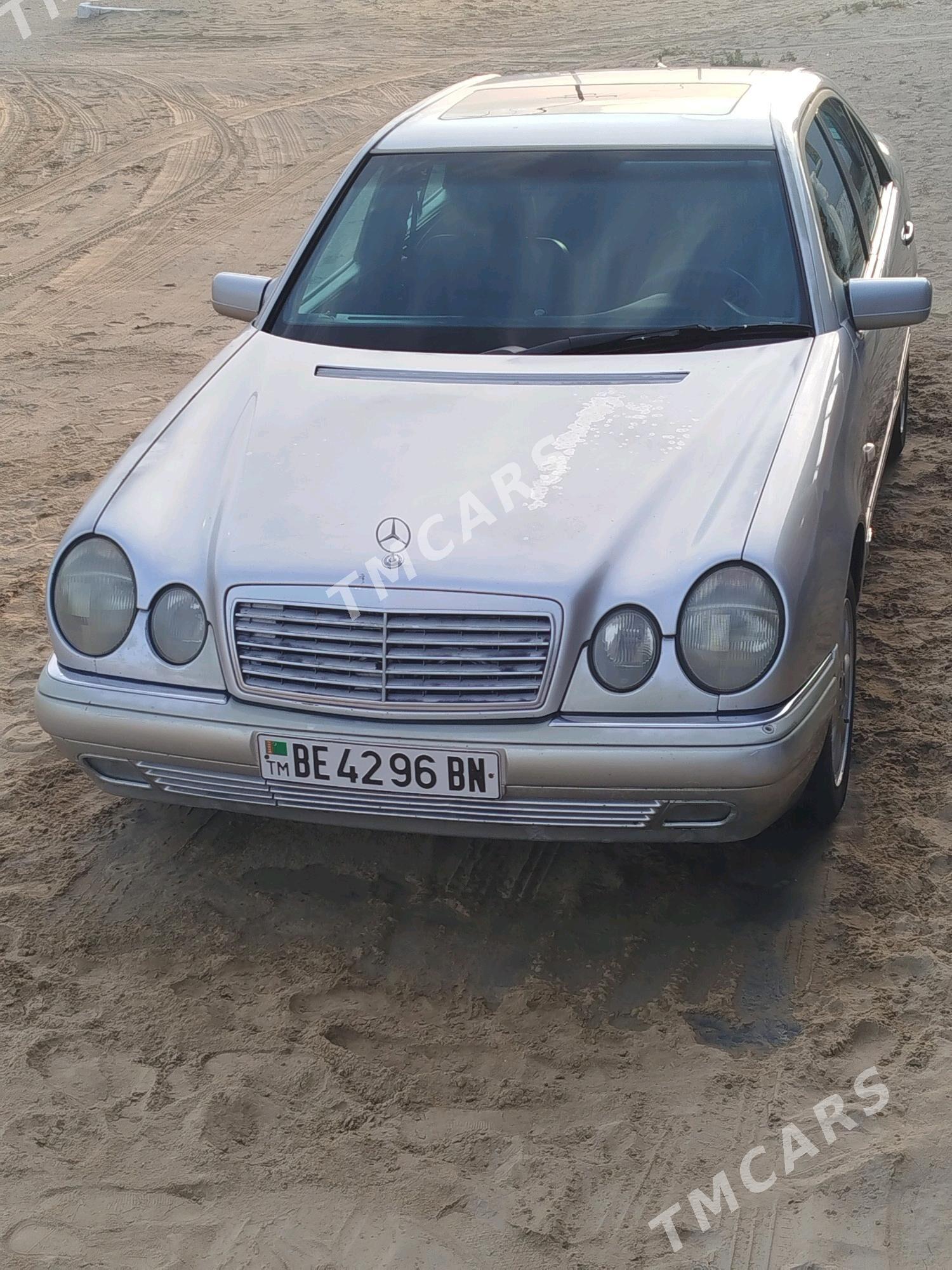 Mercedes-Benz E320 1997 - 65 000 TMT - Türkmenbaşy - img 5