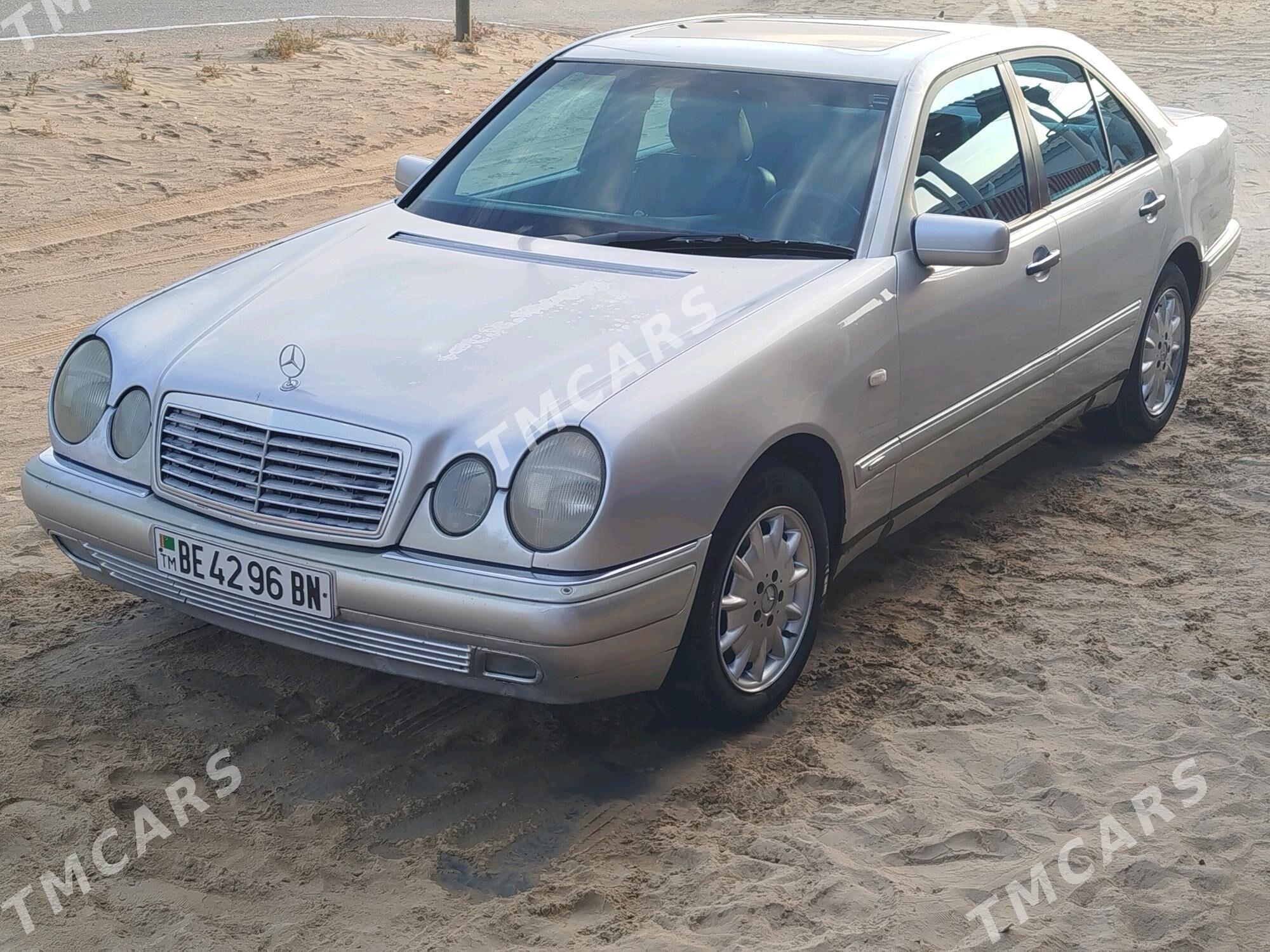 Mercedes-Benz E320 1997 - 65 000 TMT - Türkmenbaşy - img 3