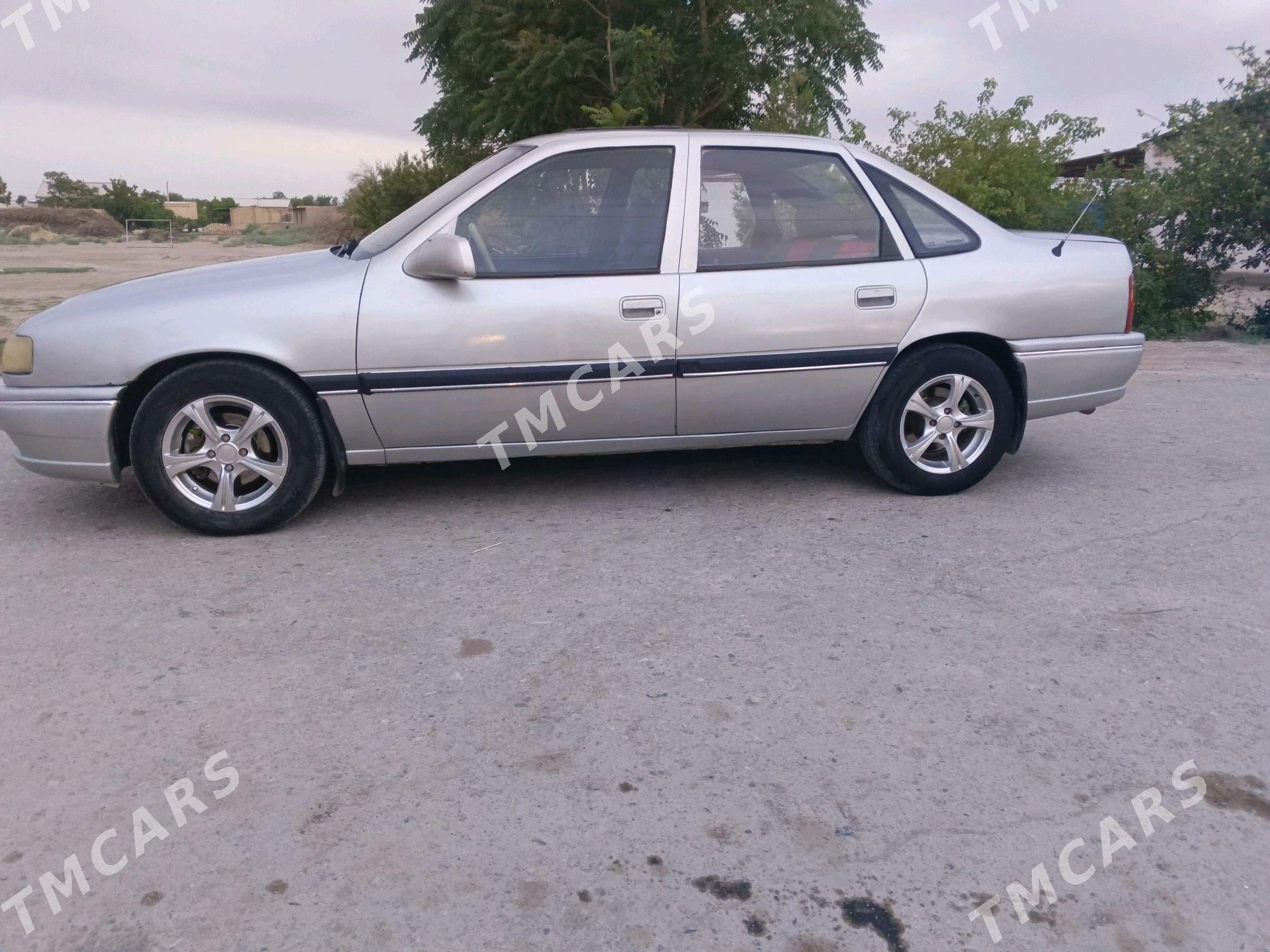 Opel Vectra 1990 - 33 000 TMT - Saýat - img 3