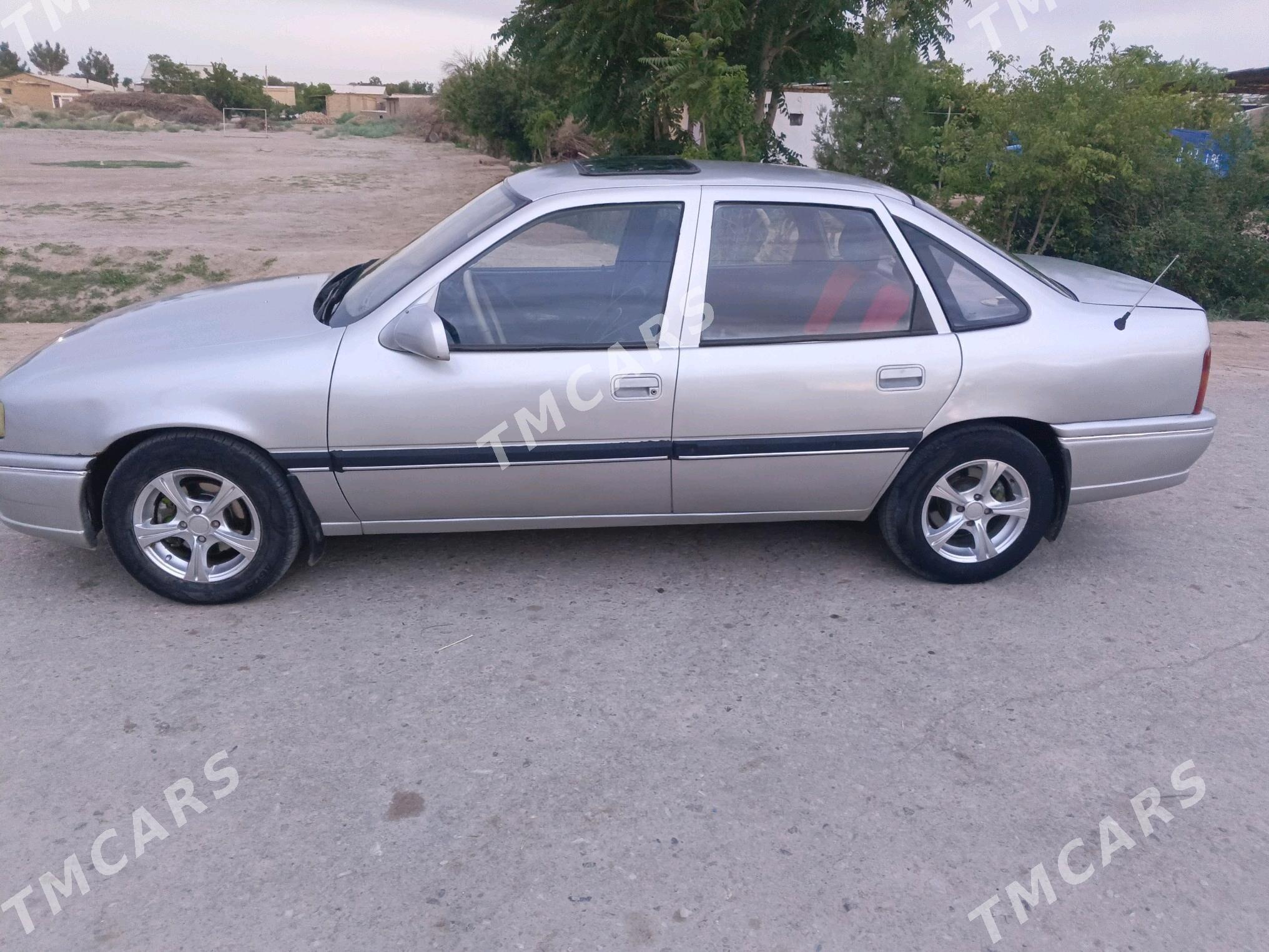 Opel Vectra 1990 - 33 000 TMT - Saýat - img 6