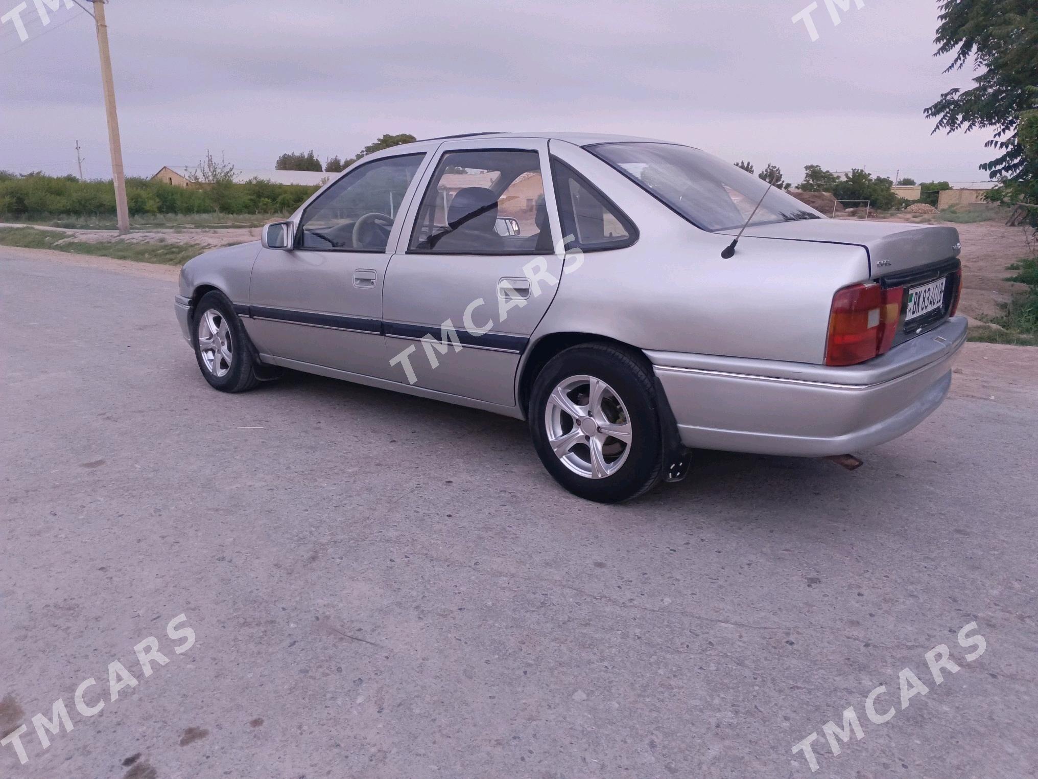 Opel Vectra 1990 - 33 000 TMT - Saýat - img 8