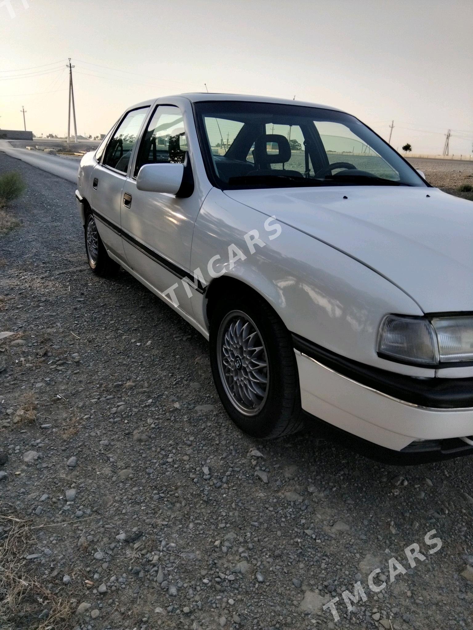 Opel Vectra 1990 - 33 000 TMT - Bäherden - img 4
