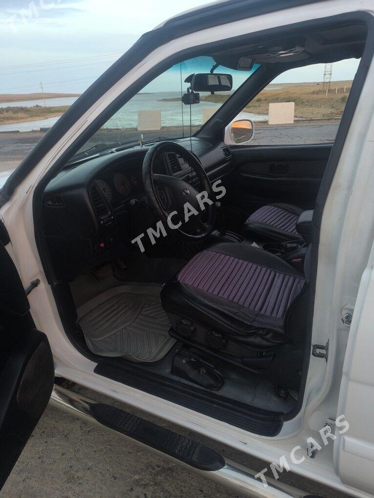 Nissan Pathfinder 2002 - 80 000 TMT - Газаджак - img 2