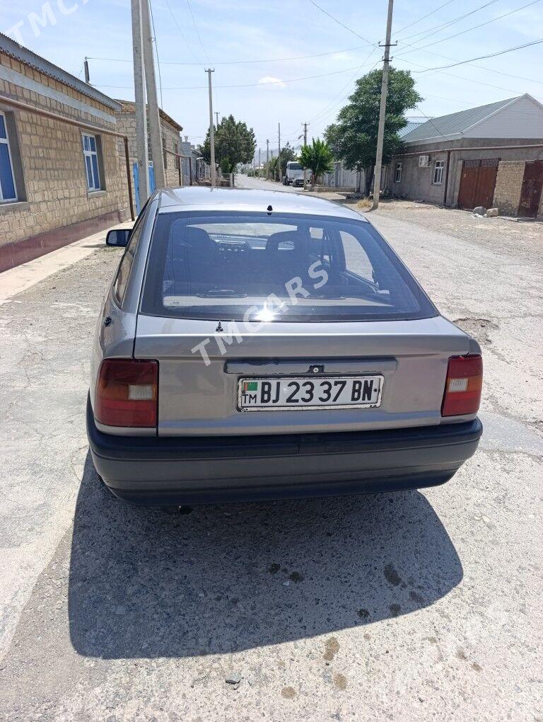 Opel Astra 1993 - 25 000 TMT - Gyzylarbat - img 8