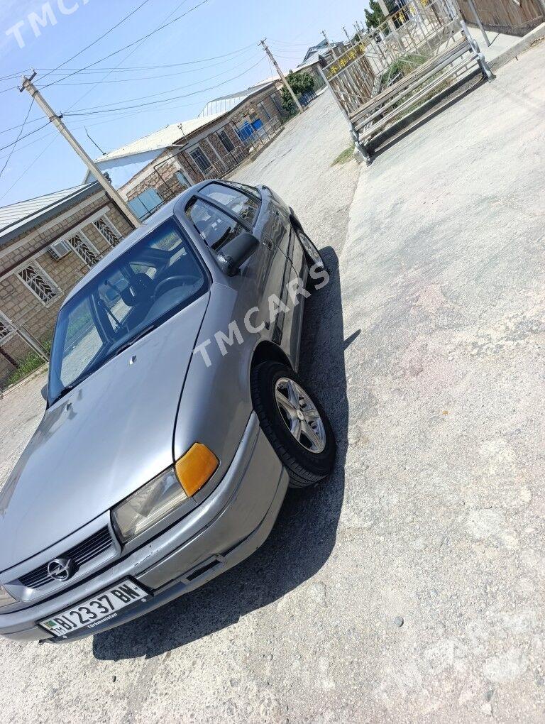 Opel Astra 1993 - 25 000 TMT - Gyzylarbat - img 9