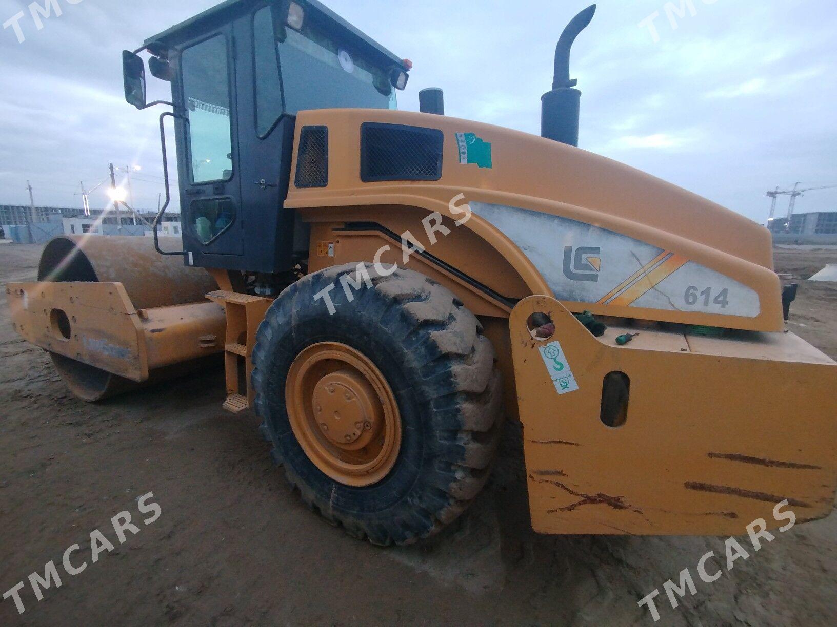 Ekskavator 220 - Aşgabat - img 2