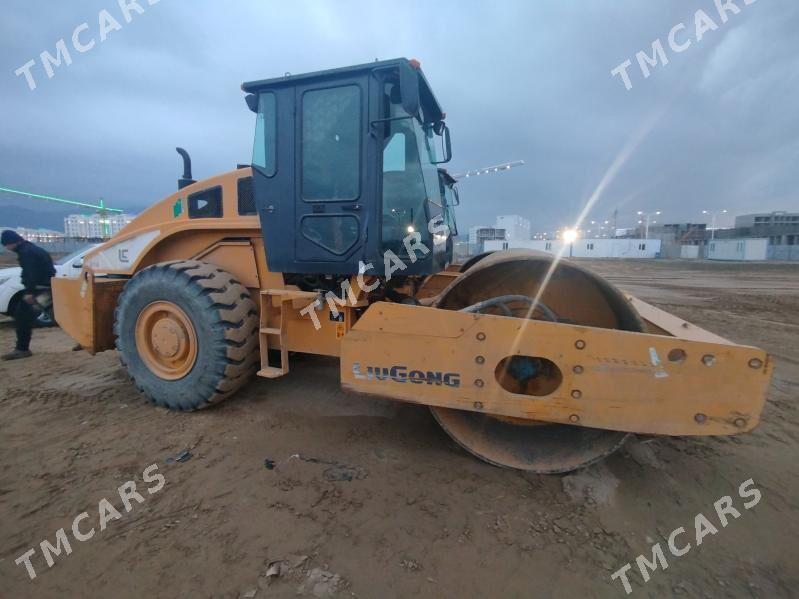 Ekskavator 220 - Aşgabat - img 3