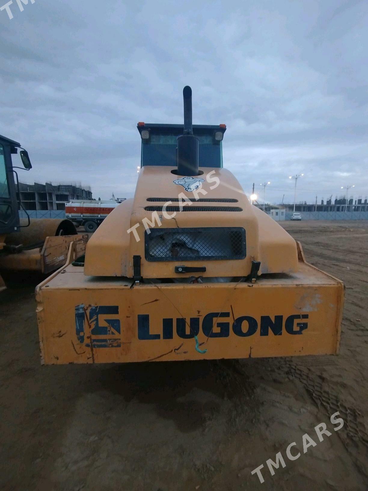Ekskavator 220 - Aşgabat - img 6