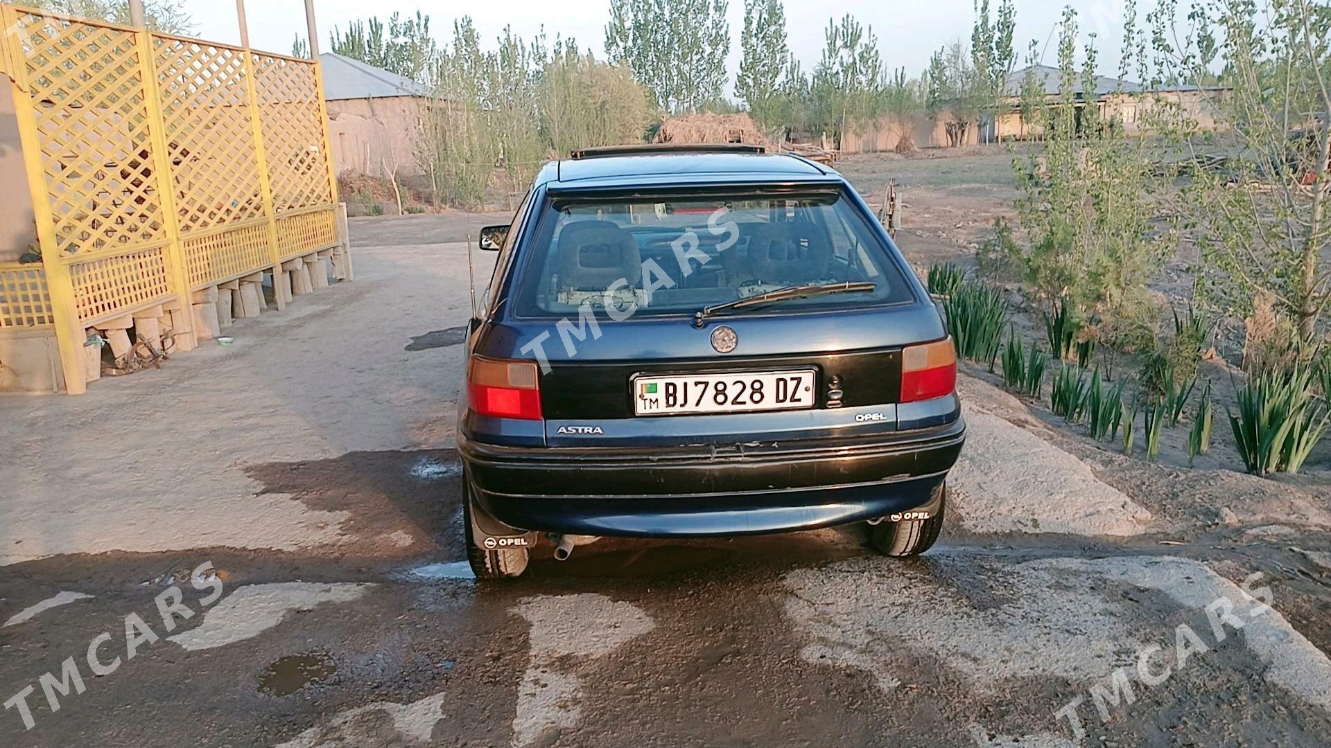 Opel Astra 1993 - 40 000 TMT - Gubadag - img 3