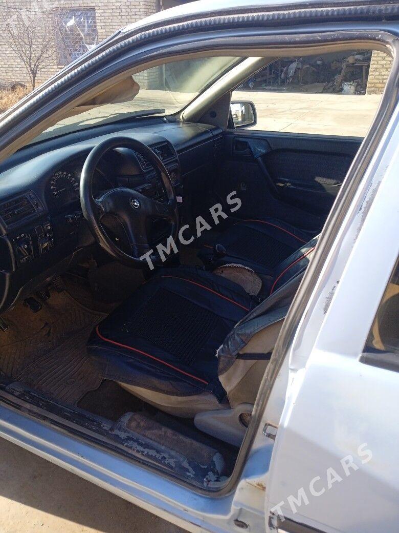 Opel Vectra 1989 - 30 000 TMT - Мары - img 2