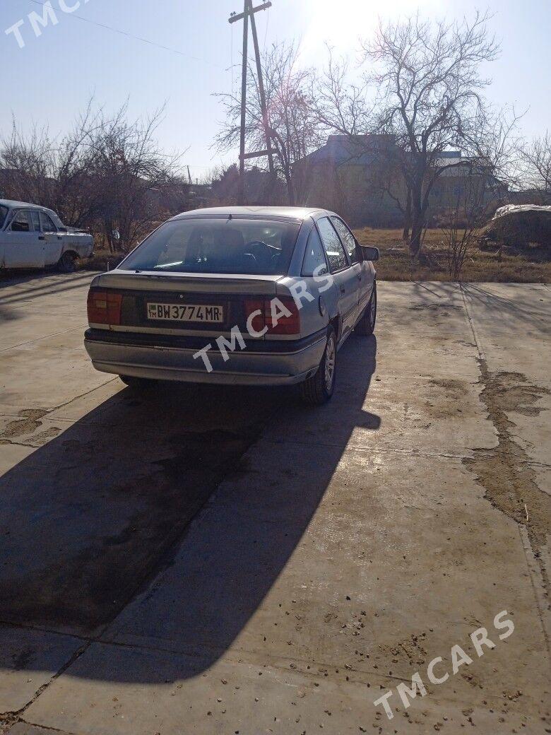 Opel Vectra 1989 - 30 000 TMT - Мары - img 3