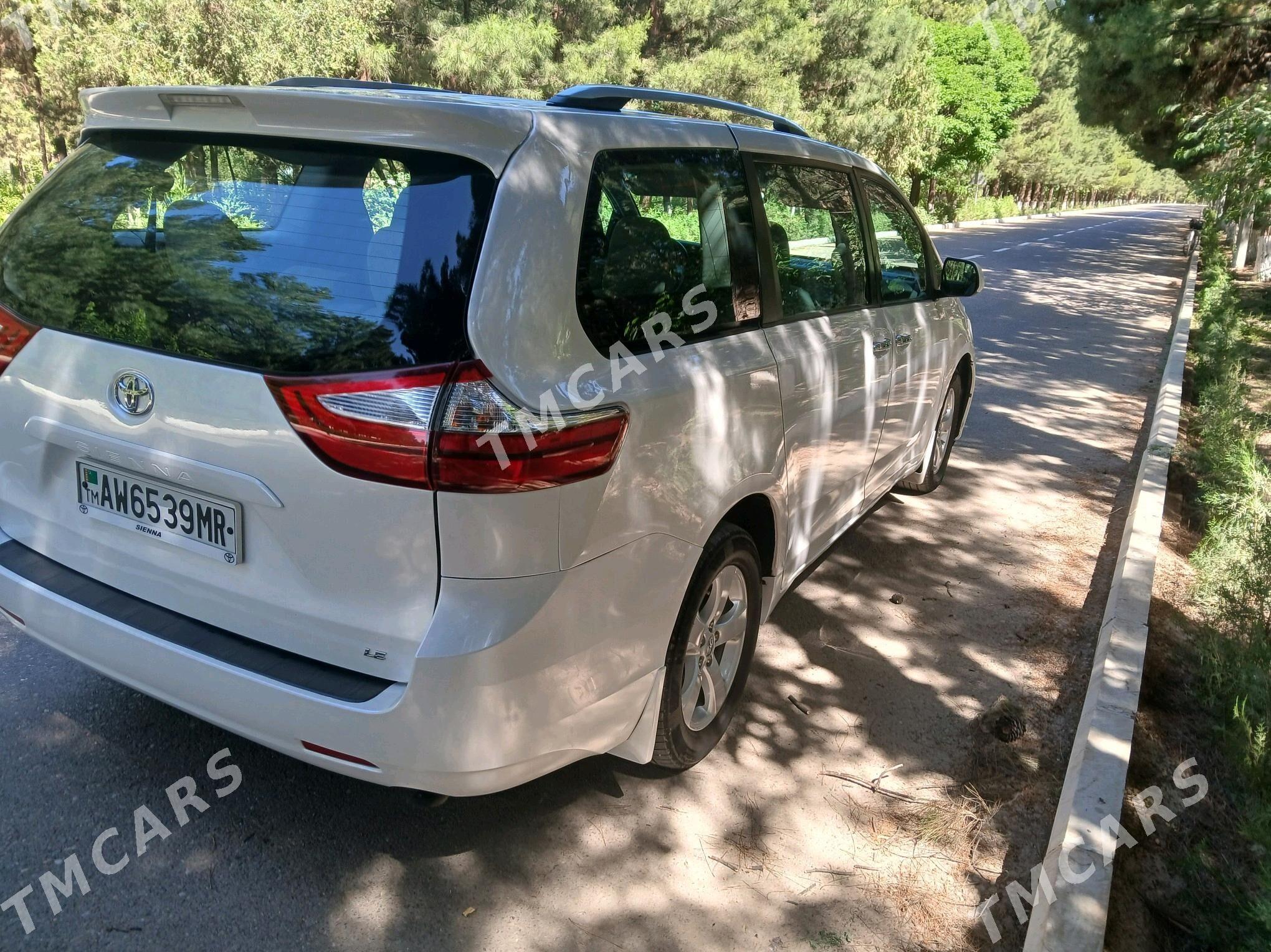 Toyota Sienna 2018 - 310 000 TMT - Мары - img 2