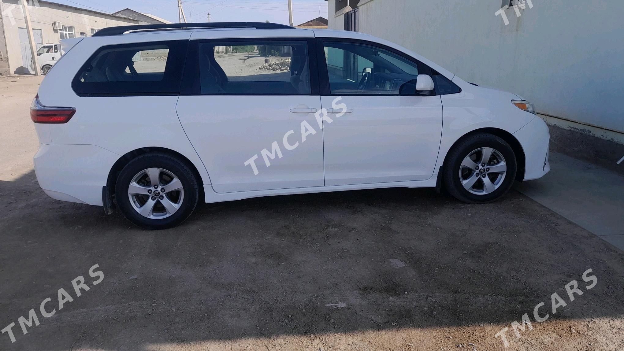 Toyota Sienna 2020 - 380 000 TMT - Gubadag - img 8