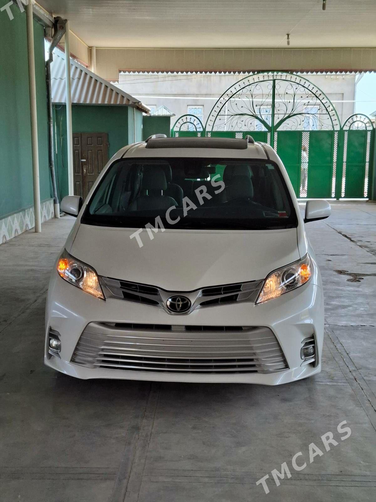 Toyota Sienna 2019 - 460 000 TMT - Мары - img 6