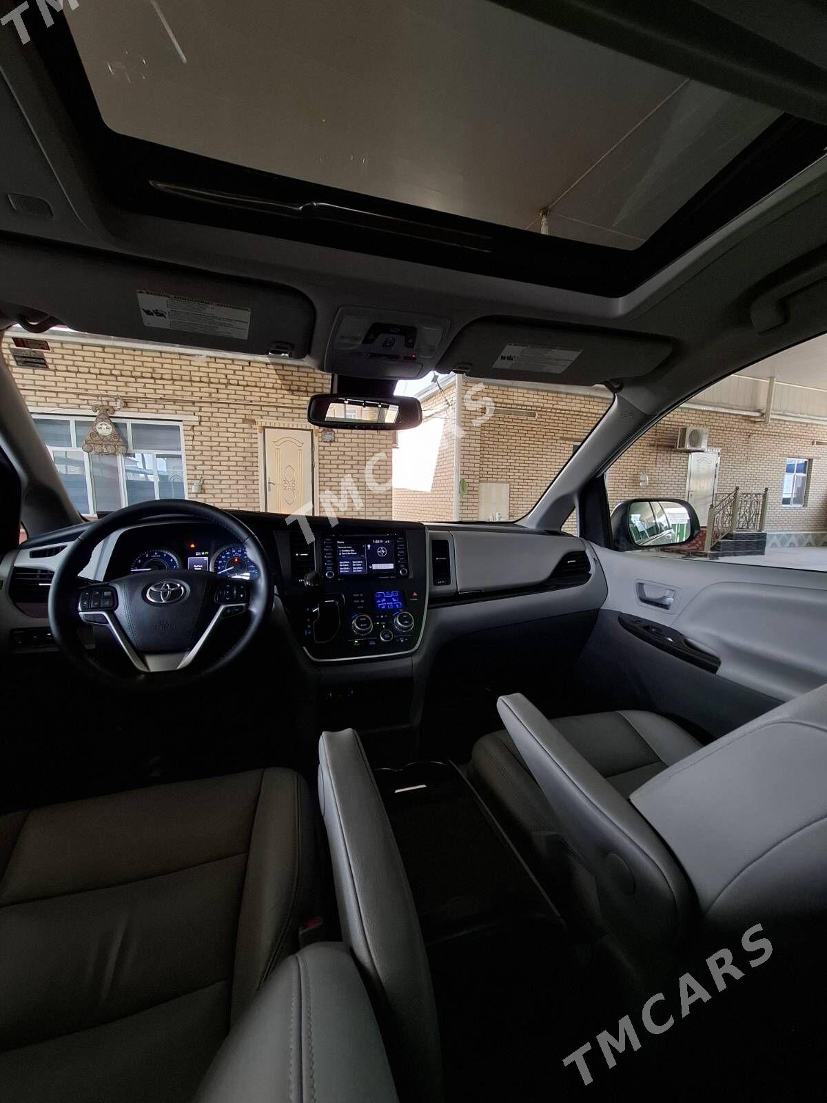 Toyota Sienna 2019 - 460 000 TMT - Мары - img 10