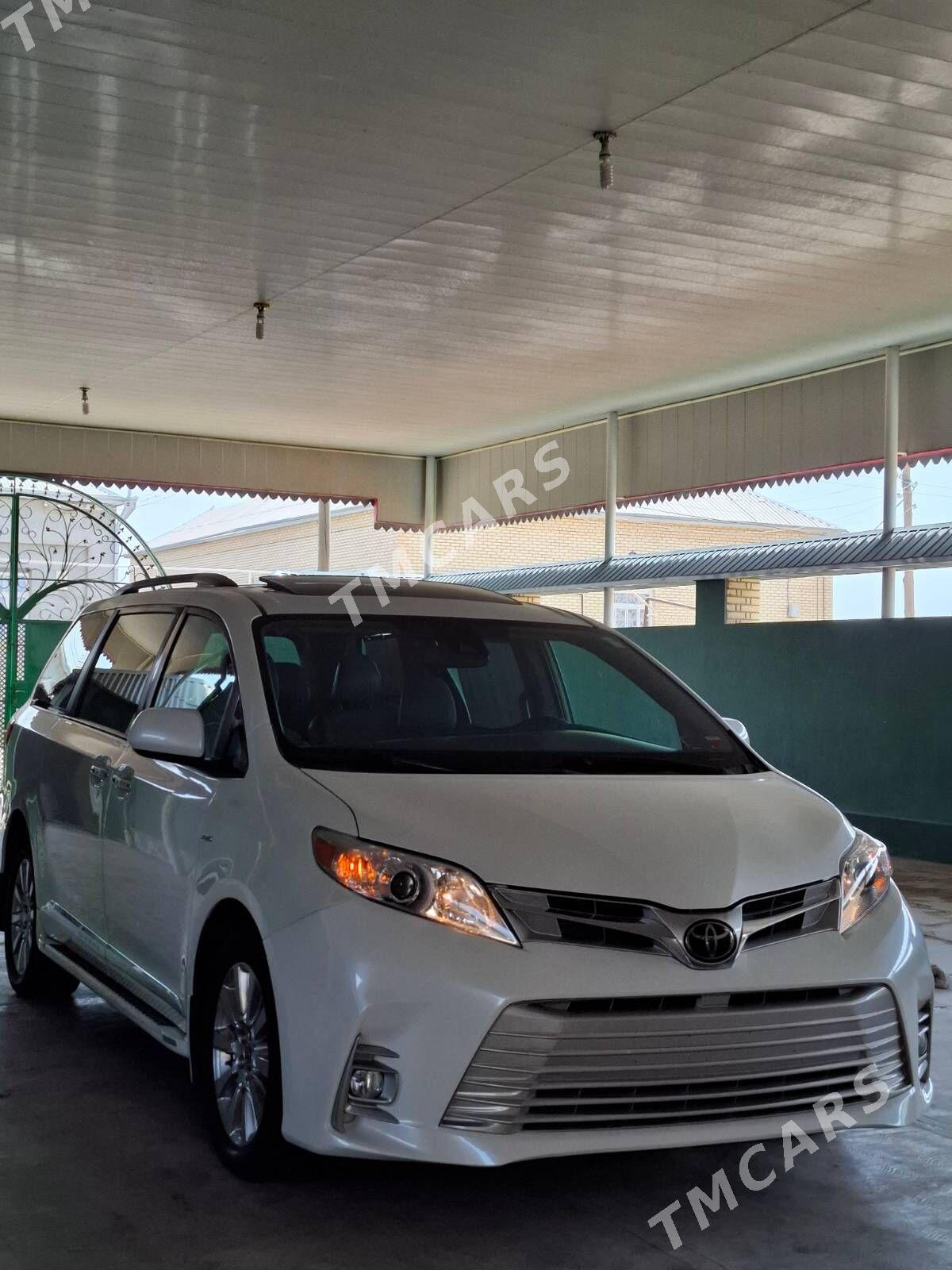 Toyota Sienna 2019 - 460 000 TMT - Мары - img 2